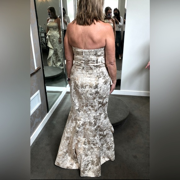 Never worn mother of the bride metallic gown - Picture 2 of 7